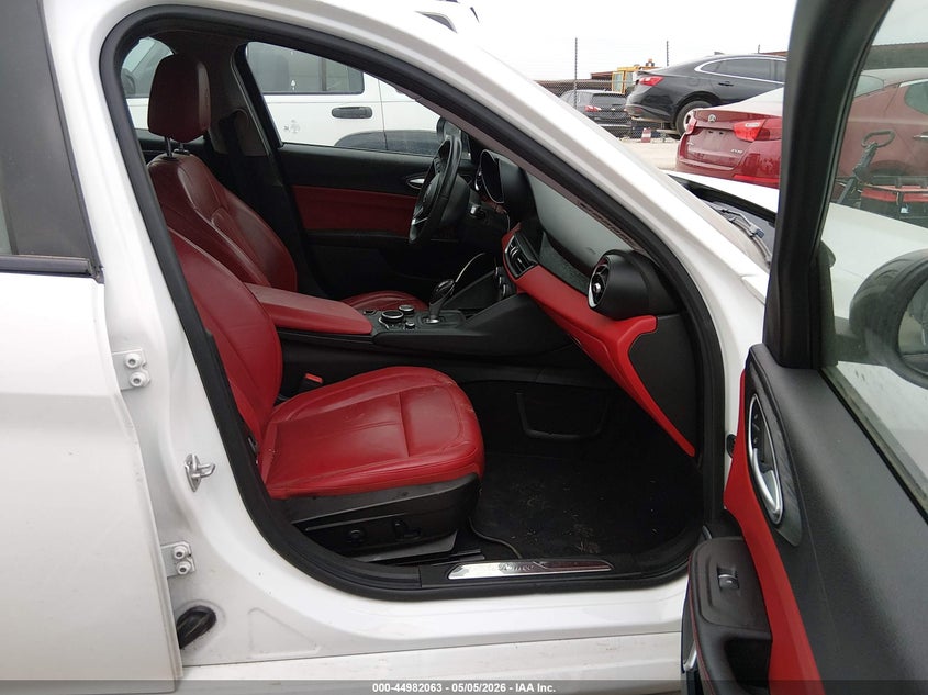 2019 Alfa romeo Giulia VIN ZARFAMAN7K7611720 IAAI salvage auction — FRONT END, Original (Texas), sold $4,250 on 2026-08-11 (photo 5)