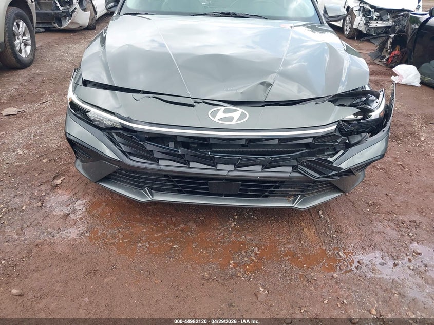 2025 Hyundai Elantra VIN KMHLN4DJ8SU165438 IAAI salvage auction — FRONT & REAR, Salvage Title, sold $6,675 on 2026-07-22 (photo 6)