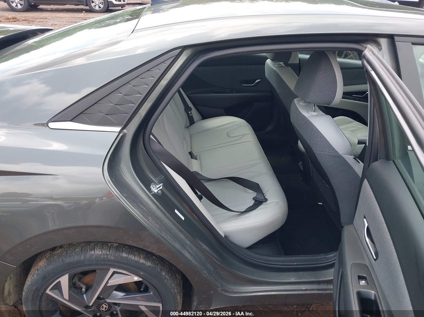 2025 Hyundai Elantra VIN KMHLN4DJ8SU165438 IAAI salvage auction — FRONT & REAR, Salvage Title, sold $6,675 on 2026-07-22 (photo 8)