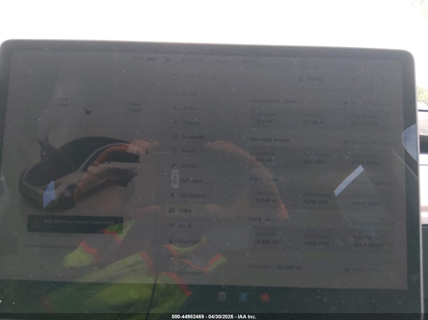 2024 Tesla Model y VIN 7SAYGDEEXRF200198 IAAI salvage auction — LEFT SIDE, Salvage (Ohio), sold $8,800 on 2026-07-30 (photo 7)