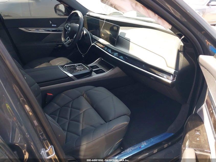 2025 BMW VIN WBA23EH08SCV20253 IAAI salvage auction — RIGHT SIDE, Salvage (California), sold $55,000 on 2026-07-13 (photo 5)