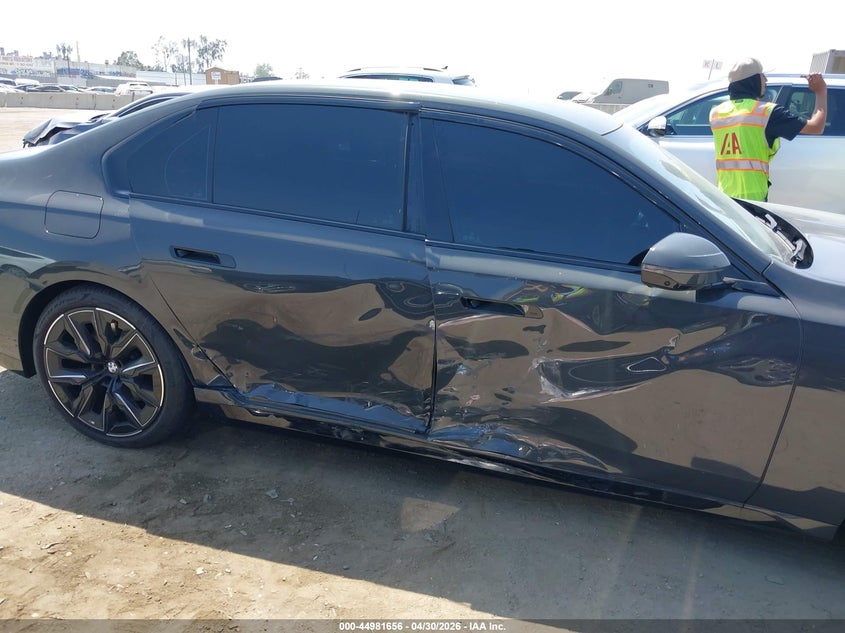2025 BMW VIN WBA23EH08SCV20253 IAAI salvage auction — RIGHT SIDE, Salvage (California), sold $55,000 on 2026-07-13 (photo 6)