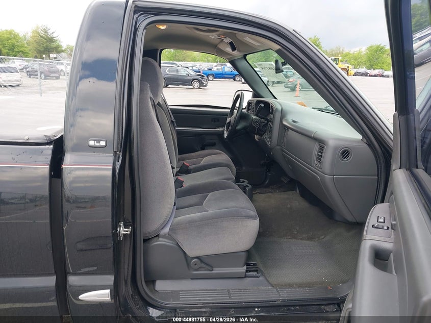 2005 Gmc SIERRA VIN 1GTEK14T35Z272894 IAAI salvage auction — SIDE, Clear (Indiana), sold $3,050 on 2026-07-22 (photo 8)