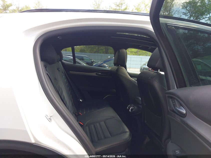 2019 Alfa romeo Stelvio VIN ZASPAKBN3K7C65738 IAAI salvage auction — LEFT SIDE, Salvage (New Jersey), sold $8,075 on 2026-07-15 (photo 8)