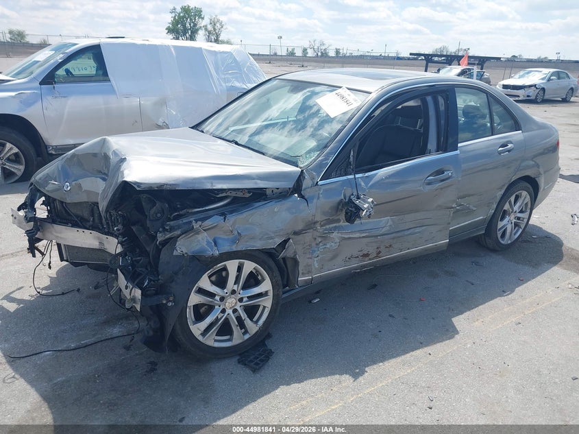 2012 Mercedes-benz C-klasse VIN WDDGF8BB5CR197926 IAAI salvage auction — FRONT END, Salvage (Iowa), sold $550 on 2026-07-07 (photo 2)