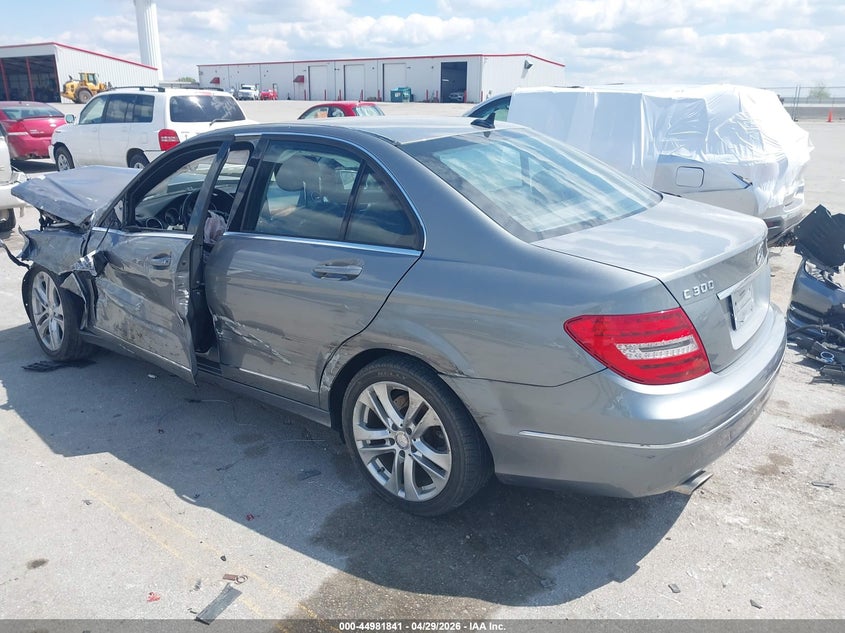 2012 Mercedes-benz C-klasse VIN WDDGF8BB5CR197926 IAAI salvage auction — FRONT END, Salvage (Iowa), sold $550 on 2026-07-07 (photo 3)