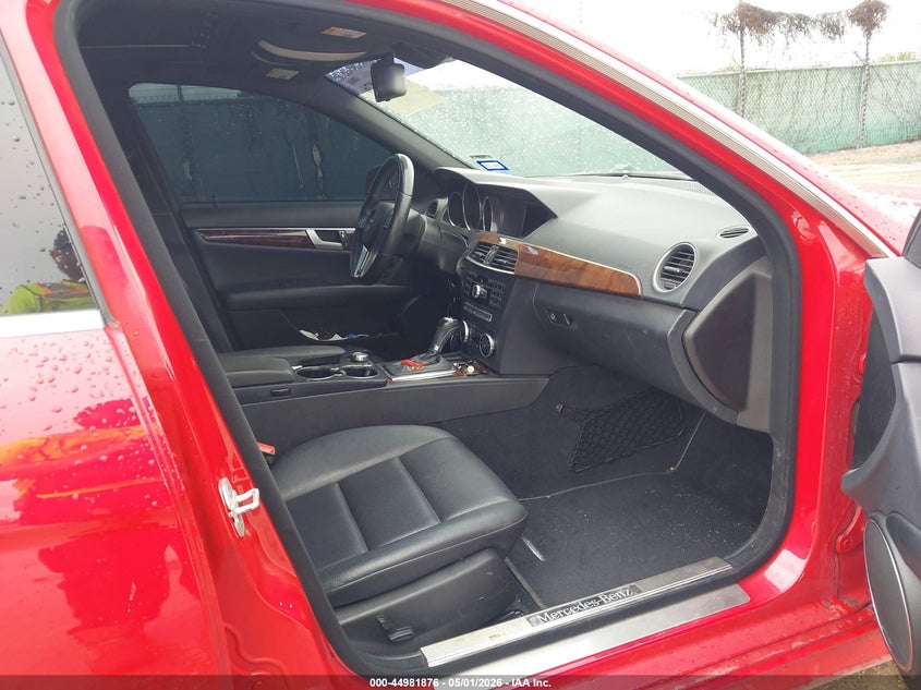 2014 Mercedes-benz C-klasse VIN WDDGF4HB3EA956915 IAAI salvage auction — FRONT END, Original (Texas), sold $925 on 2026-08-03 (photo 5)