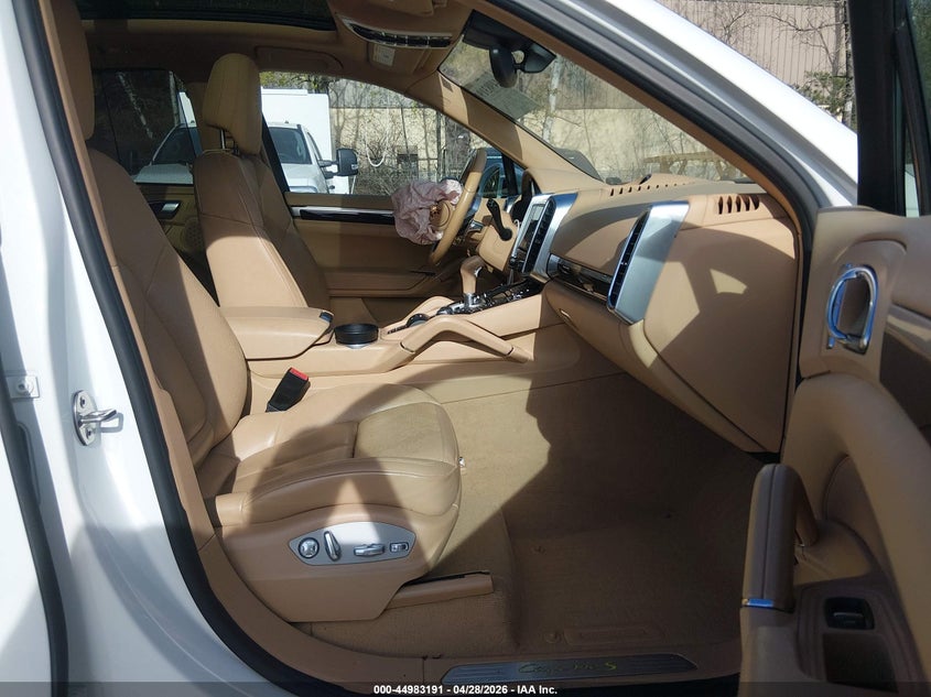 2017 Porsche Cayenne VIN WP1AE2A20HLA68373 IAAI salvage auction — FRONT END, Salvage Title, sold $5,800 on 2026-08-15 (photo 5)