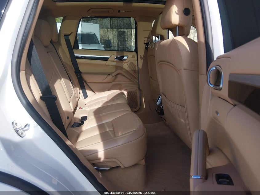 2017 Porsche Cayenne VIN WP1AE2A20HLA68373 IAAI salvage auction — FRONT END, Salvage Title, sold $5,800 on 2026-08-15 (photo 8)