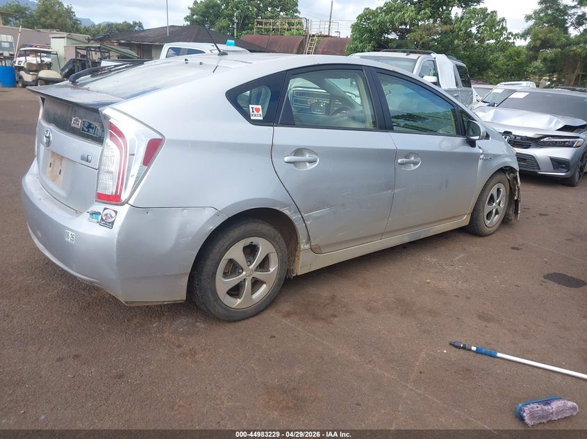 2014 Toyota Prius VIN JTDKN3DU2E1781825 IAAI salvage auction — RIGHT FRONT, Salvage (Hawaii), sold $175 on 2026-07-14 (photo 4)