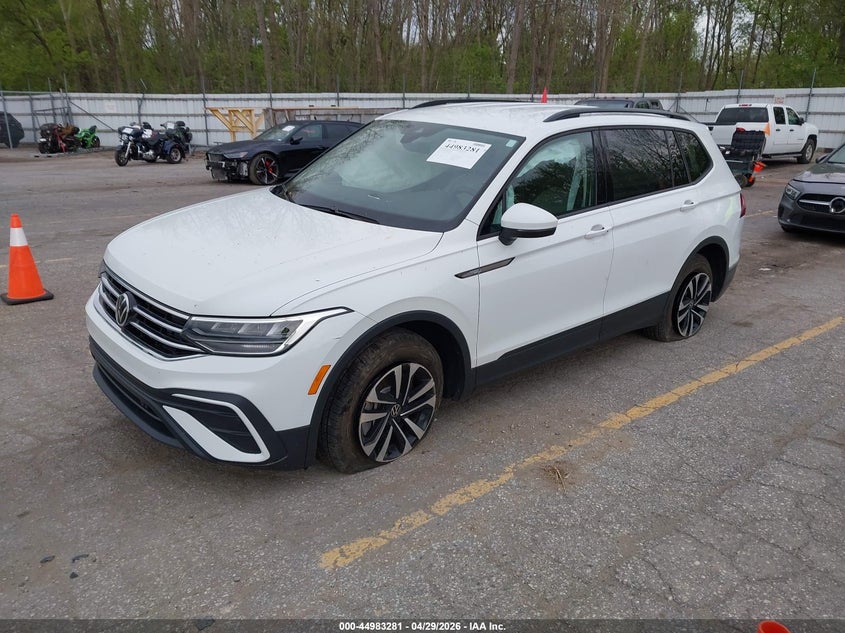 2024 Volkswagen Tiguan VIN 3VVFB7AX3RM031327 IAAI salvage auction — RIGHT SIDE, Clear (Michigan), sold $9,150 on 2026-07-30 (photo 2)