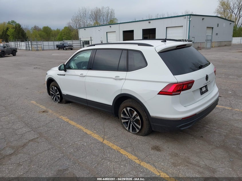 2024 Volkswagen Tiguan VIN 3VVFB7AX3RM031327 IAAI salvage auction — RIGHT SIDE, Salvage Title, sold $7,400 on 2026-07-27 (photo 3)