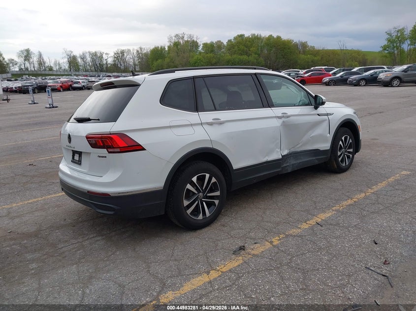 2024 Volkswagen Tiguan VIN 3VVFB7AX3RM031327 IAAI salvage auction — RIGHT SIDE, Salvage Title, sold $7,400 on 2026-07-27 (photo 4)