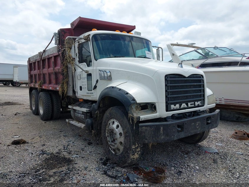 2009 Mack 700 gu700 VIN 1M2AX04Y59M006085 IAAI salvage auction — SIDE, Original (Texas), sold $10,100 on 2026-07-28 (photo 1)