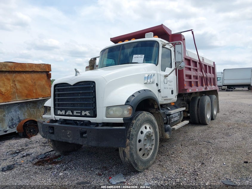 2009 Mack 700 gu700 VIN 1M2AX04Y59M006085 IAAI salvage auction — SIDE, Original (Texas), sold $10,100 on 2026-07-28 (photo 2)
