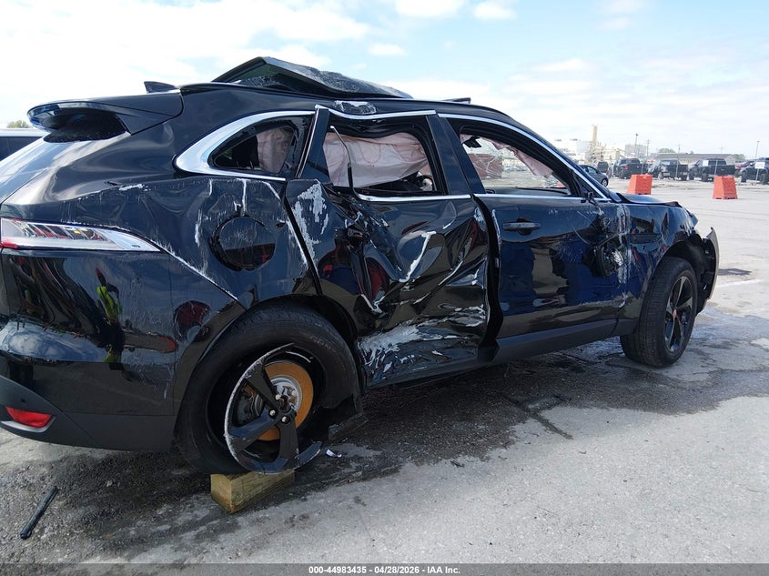 2017 Jaguar F-pace VIN SADCK2BV9HA092506 IAAI salvage auction — ROLLOVER, Salvage Title, sold $1,850 on 2026-07-14 (photo 6)