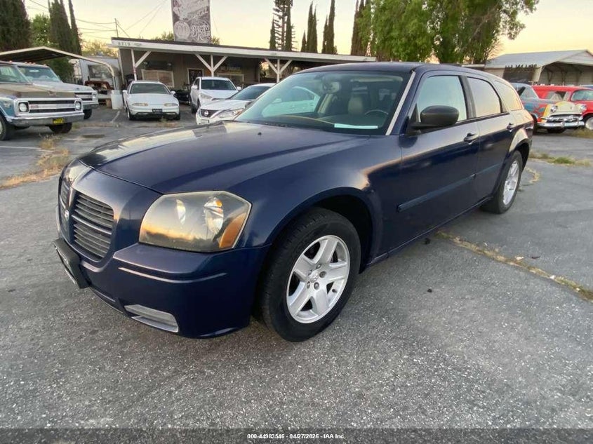 2005 Dodge Magnum VIN 2D4FV48V05H581735 IAAI salvage auction — NORMAL WEAR, Clear - Dealer Only (California), sold $350 on 2026-07-09 (photo 2)