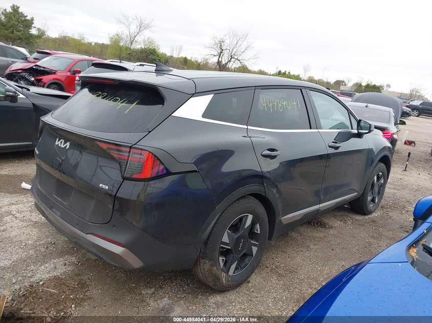 2026 Kia Sportage VIN 5XYK2CDF9TG392834 IAAI salvage auction — LEFT SIDE, Salvage Title, sold $8,100 on 2026-07-07 (photo 4)