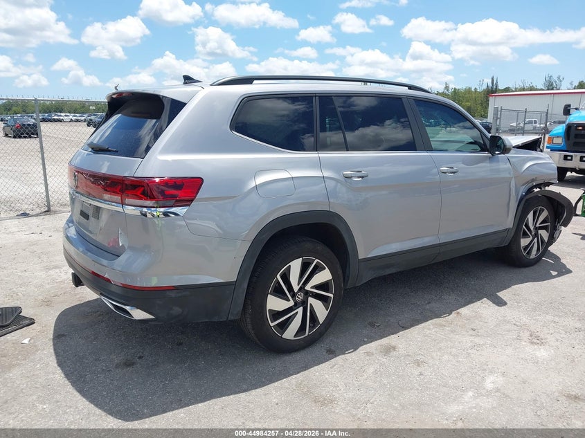 2024 Volkswagen Atlas VIN 1V2JR2CA0RC578796 IAAI salvage auction — RIGHT FRONT, Salvage Title, sold $8,350 on 2026-07-20 (photo 4)
