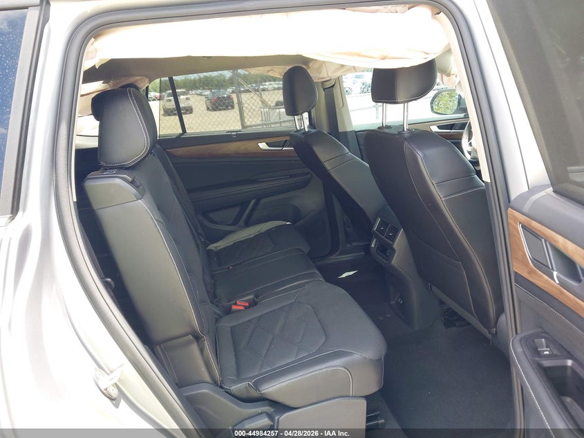 2024 Volkswagen Atlas VIN 1V2JR2CA0RC578796 IAAI salvage auction — RIGHT FRONT, Salvage Title, sold $8,350 on 2026-07-20 (photo 8)