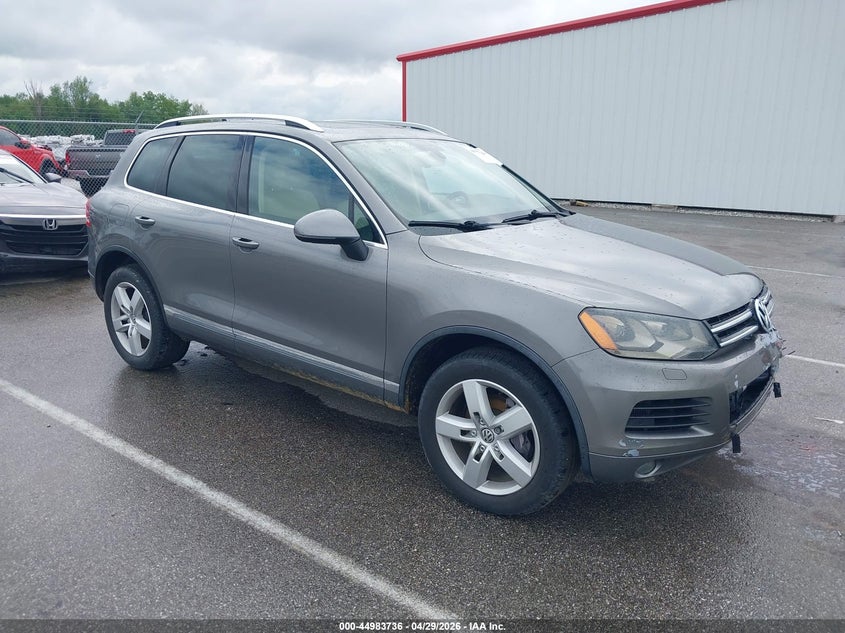 2012 Volkswagen Touareg VIN WVGFK9BP8CD002378 IAAI salvage auction — FRONT END, Clear (Indiana), sold $975 on 2026-07-23 (photo 1)
