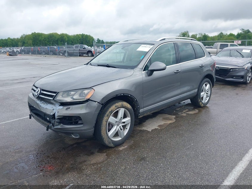 2012 Volkswagen Touareg VIN WVGFK9BP8CD002378 IAAI salvage auction — FRONT END, Clear (Indiana), sold $975 on 2026-07-23 (photo 2)