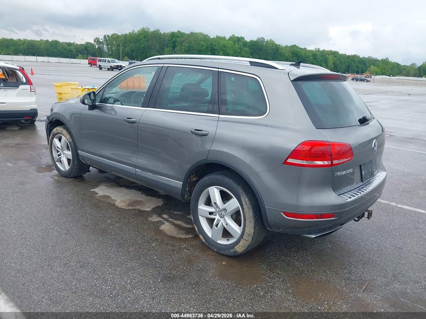 2012 Volkswagen Touareg VIN WVGFK9BP8CD002378 IAAI salvage auction — FRONT END, Clear (Indiana), sold $975 on 2026-07-23 (photo 3)