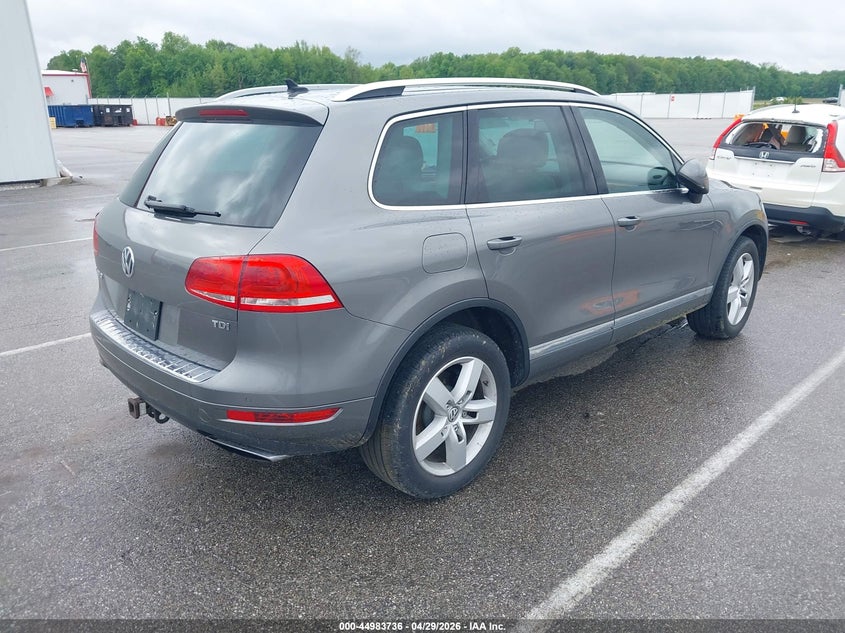 2012 Volkswagen Touareg VIN WVGFK9BP8CD002378 IAAI salvage auction — FRONT END, Clear (Indiana), sold $975 on 2026-07-23 (photo 4)