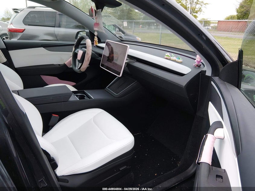 2026 Tesla Model y VIN 7SAYGDED9TA459874 IAAI salvage auction — RIGHT SIDE, Mv-907A (New York), sold $19,900 on 2026-07-30 (photo 5)