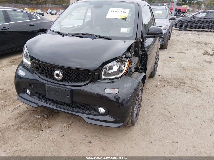 2017 Smart Fortwo VIN WMEFJ5DA0HK172618 IAAI salvage auction — FRONT & REAR, Salvage (Massachusetts), sold $4,550 on 2026-07-17 (photo 6)