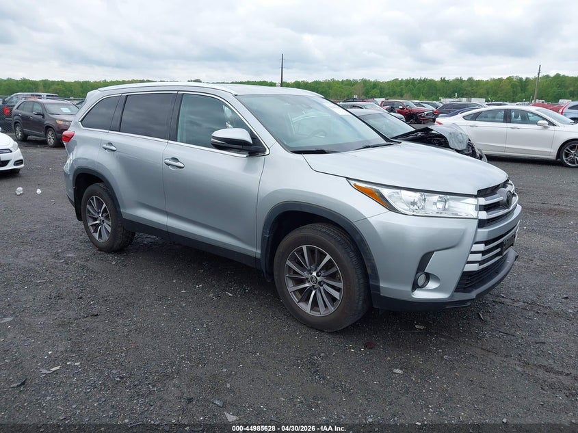 2019 Toyota Highlander VIN 5TDJZRFHXKS585651 IAAI salvage auction — LEFT SIDE, Salvage - Greater Than 75% (Maryland), sold $7,800 on 2026-07-06 (photo 1)