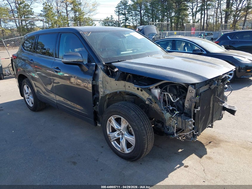 2021 Toyota Highlander VIN 5TDBZRBH1MS083950 IAAI salvage auction — FRONT END, Mv-907A (New York), sold $10,200 on 2026-07-21 (photo 1)