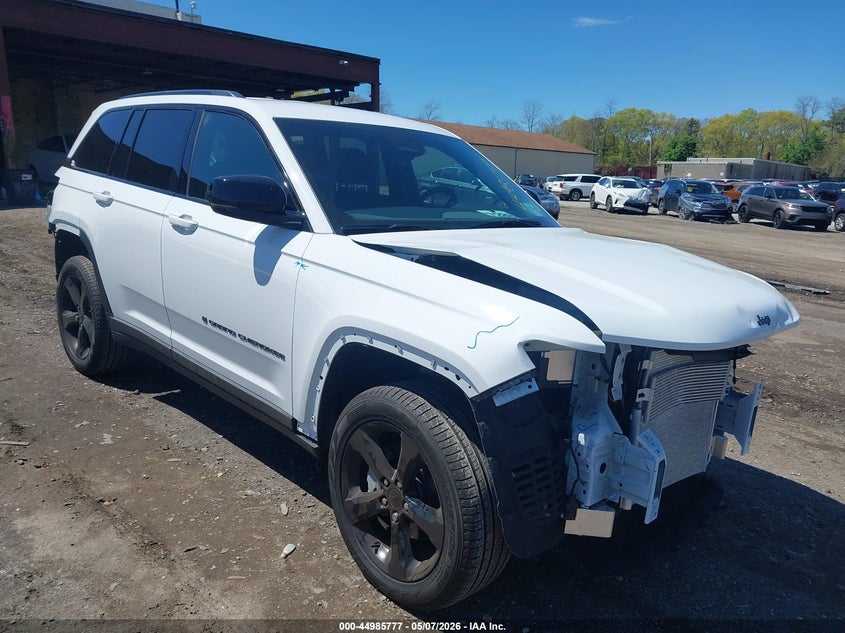2025 Jeep Grand cherokee VIN 1C4RJHBG4S8781722 IAAI salvage auction — FRONT & REAR, Mv-907A (New York), sold $13,800 on 2026-07-30 (photo 1)