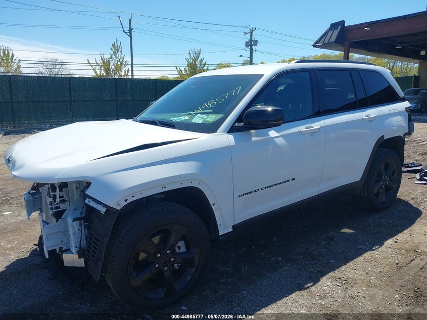 2025 Jeep Grand cherokee VIN 1C4RJHBG4S8781722 IAAI salvage auction — FRONT & REAR, Mv-907A (New York), sold $13,800 on 2026-07-30 (photo 2)