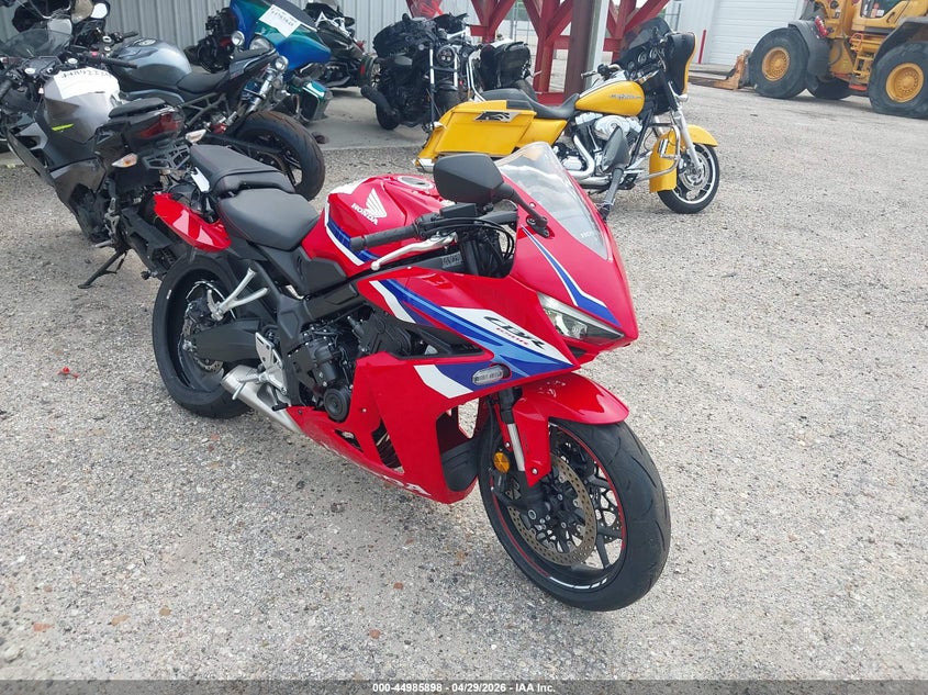 2026 Honda Cbr VIN MLHRH1558T5201899 IAAI salvage auction — REAR END, Salvage Title, sold $2,700 on 2026-07-07 (photo 1)