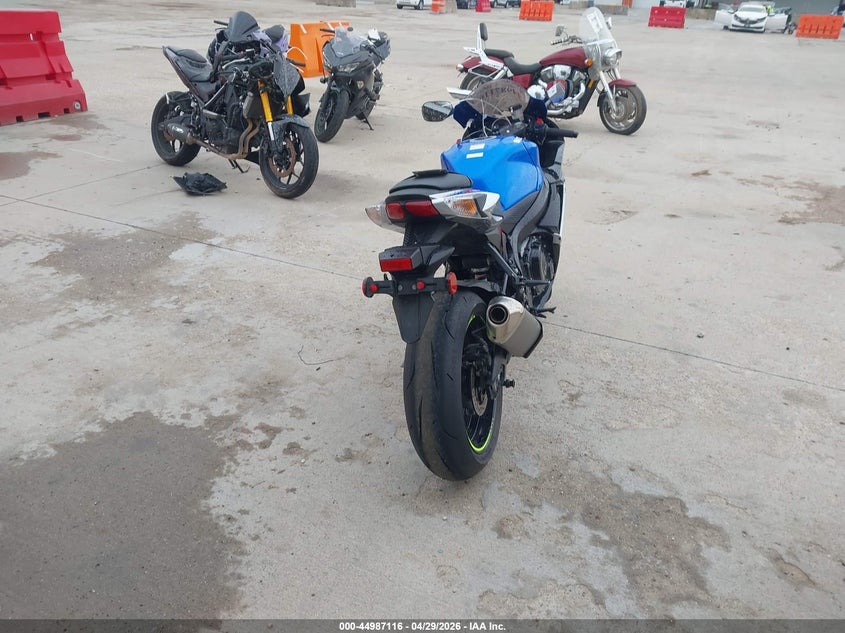 2022 Suzuki Gsx VIN JS1GR7MA9N7101112 IAAI salvage auction — SIDE, Original (Texas), sold $4,750 on 2026-07-07 (photo 6)