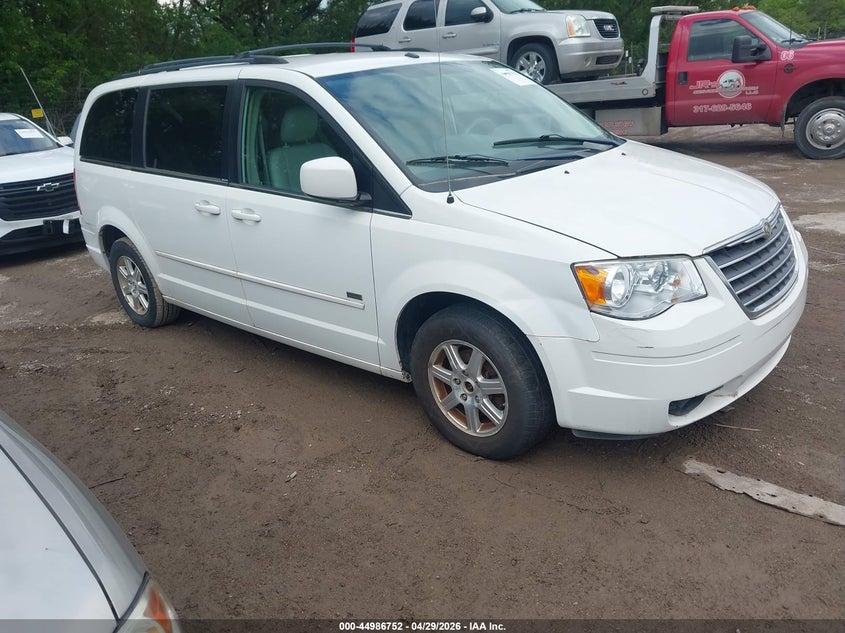 2008 Chrysler Town & country VIN 2A8HR54P58R752980 IAAI salvage auction — NORMAL WEAR, Clear (Indiana), sold $450 on 2026-07-11 (photo 1)