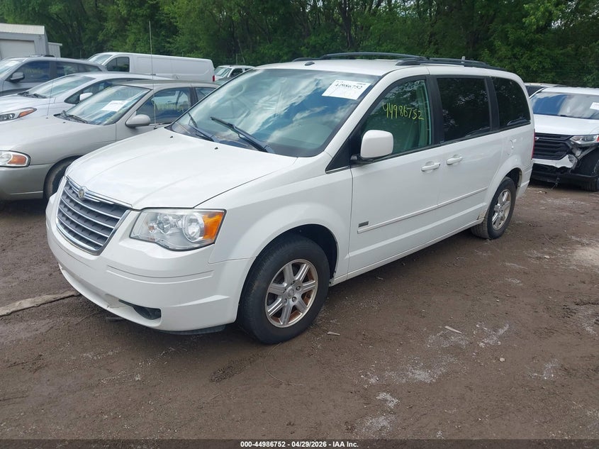 2008 Chrysler Town & country VIN 2A8HR54P58R752980 IAAI salvage auction — NORMAL WEAR, Clear (Indiana), sold $450 on 2026-07-11 (photo 2)