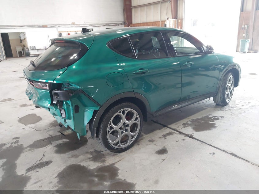 2024 Alfa romeo Tonale VIN ZASPATDW3R3056915 IAAI salvage auction — REAR END, Salvage Title, sold $14,500 on 2026-07-15 (photo 4)