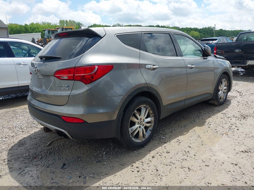 2013 Hyundai Santa fe VIN 5XYZWDLA6DG057885 IAAI salvage auction — NORMAL WEAR, Salvage Title, sold $700 on 2026-07-15 (photo 4)