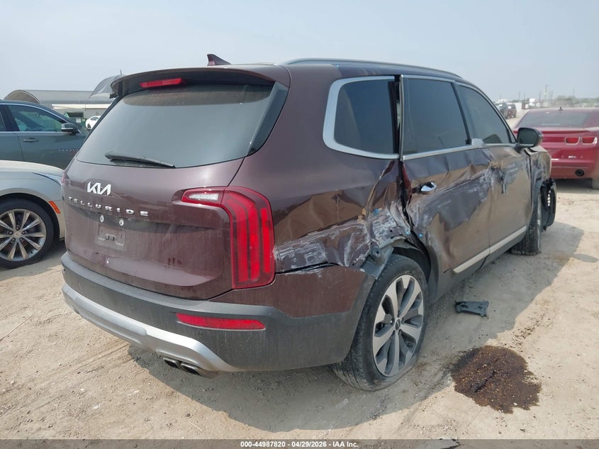 2022 Kia Telluride VIN 5XYP64HC0NG203233 IAAI salvage auction — RIGHT SIDE, Salvage Title, sold $3,850 on 2026-07-20 (photo 4)