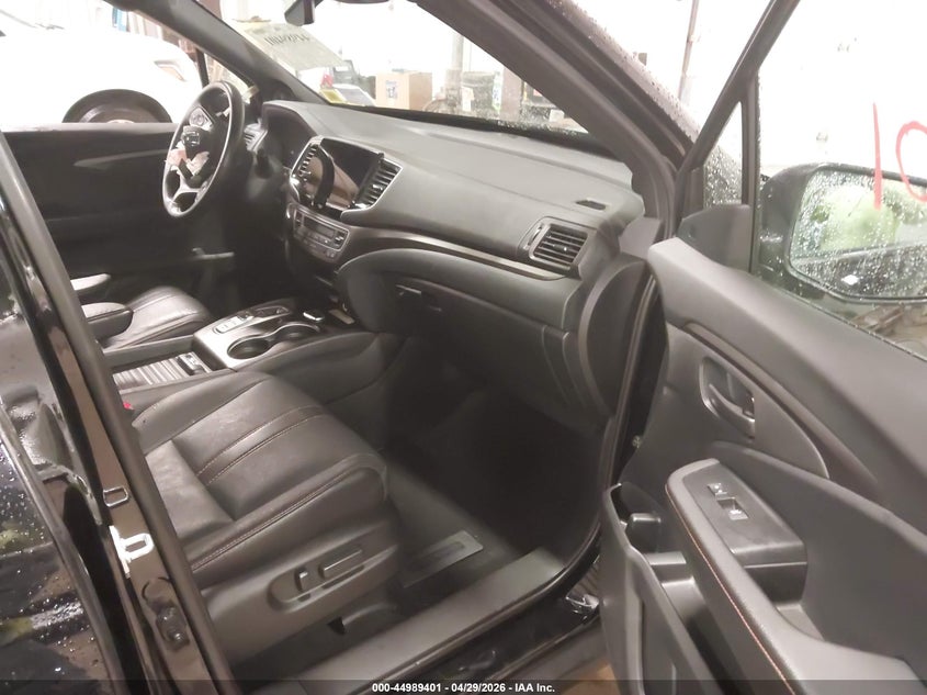 2022 Honda Passport VIN 5FNYF8H67NB011577 IAAI salvage auction — LEFT FRONT, Salvage Title, sold $8,050 on 2026-08-25 (photo 5)