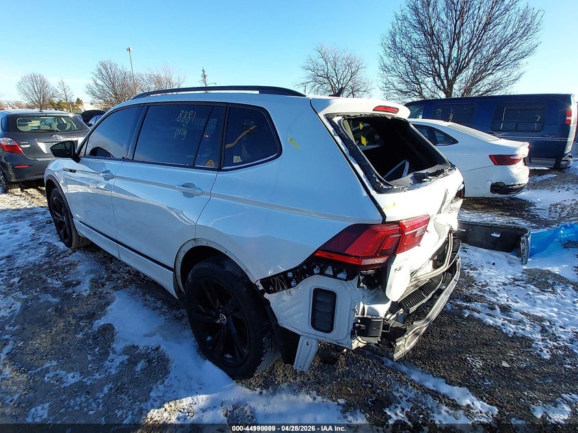 2023 Volkswagen Tiguan VIN 3VV8B7AX9PM072566 IAAI salvage auction — REAR END, Wait Title, sold $4,950 on 2026-08-11 (photo 3)