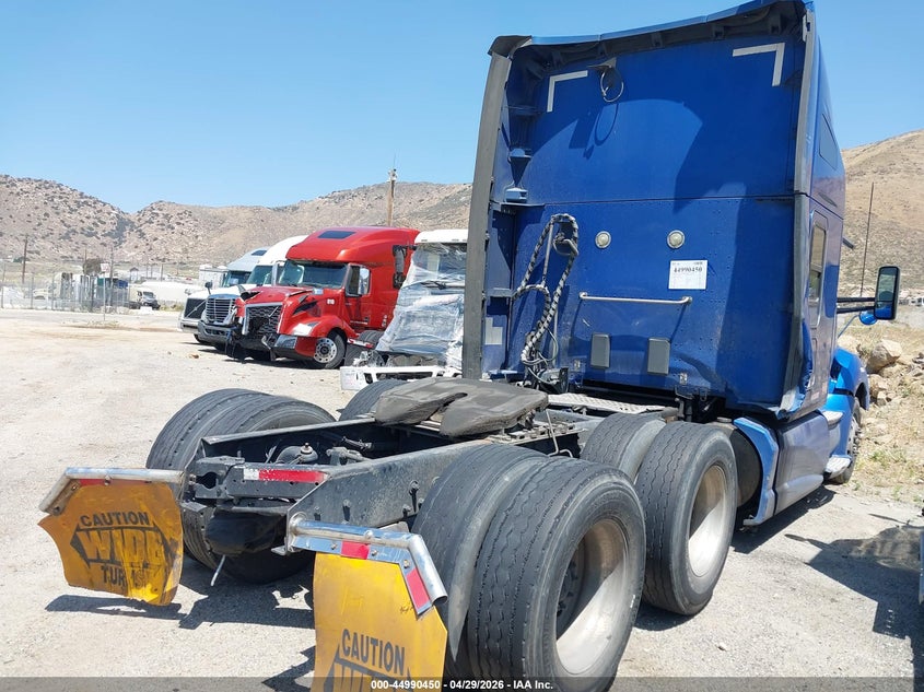 2016 Kenworth Construction VIN 1XKYD49X5GJ479698 IAAI salvage auction — FRONT & REAR, Salvage (California), sold $1,050 on 2026-09-16 (photo 4)