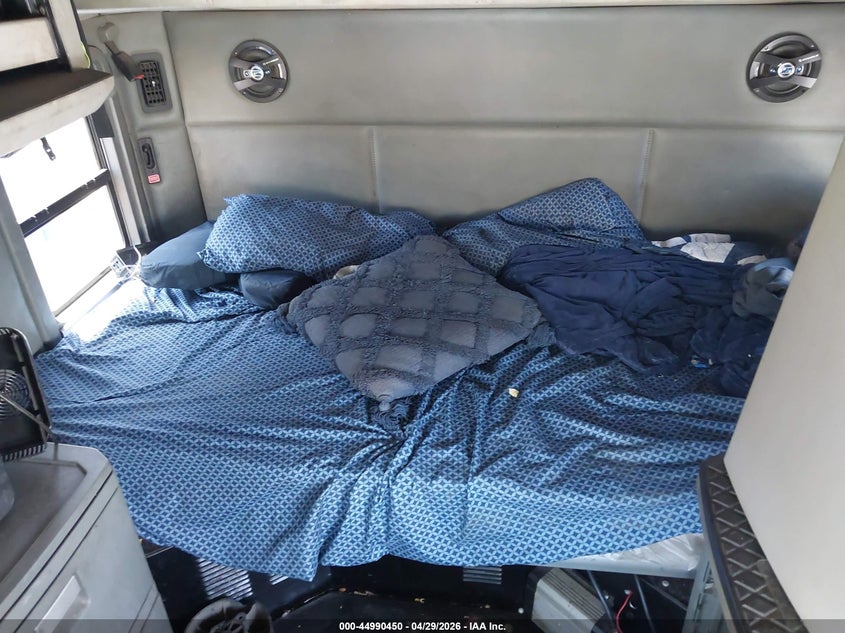 2016 Kenworth Construction VIN 1XKYD49X5GJ479698 IAAI salvage auction — FRONT & REAR, Salvage (California), sold $1,050 on 2026-09-16 (photo 6)