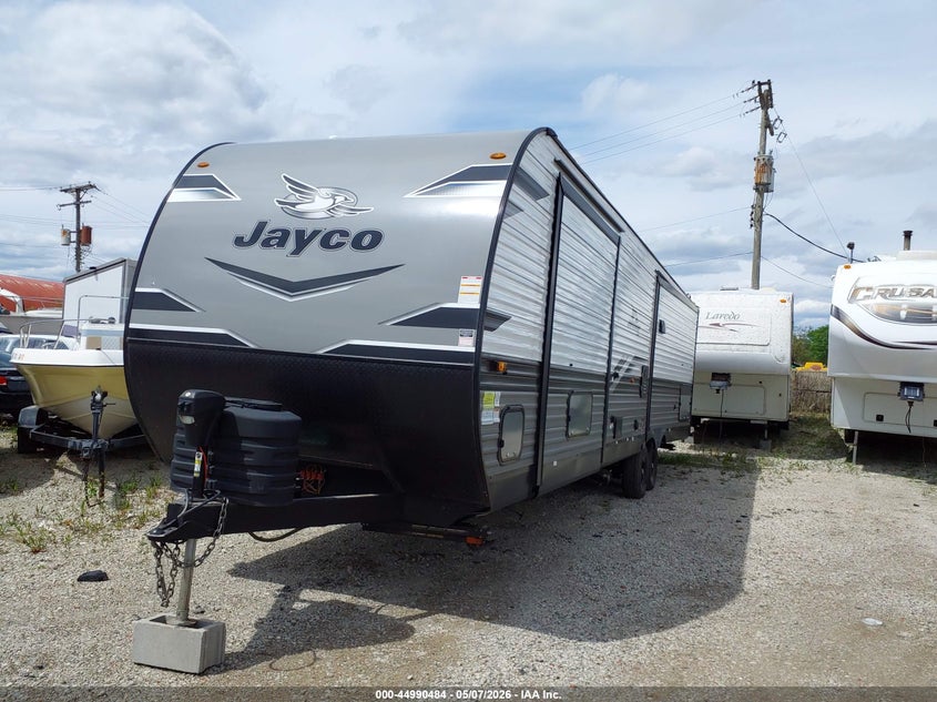 2024 Jayco 334rts VIN 1UJBC0BT0R1730103 IAAI salvage auction — UNKNOWN, Scrap (Michigan), sold $3,700 on 2026-07-09 (photo 2)