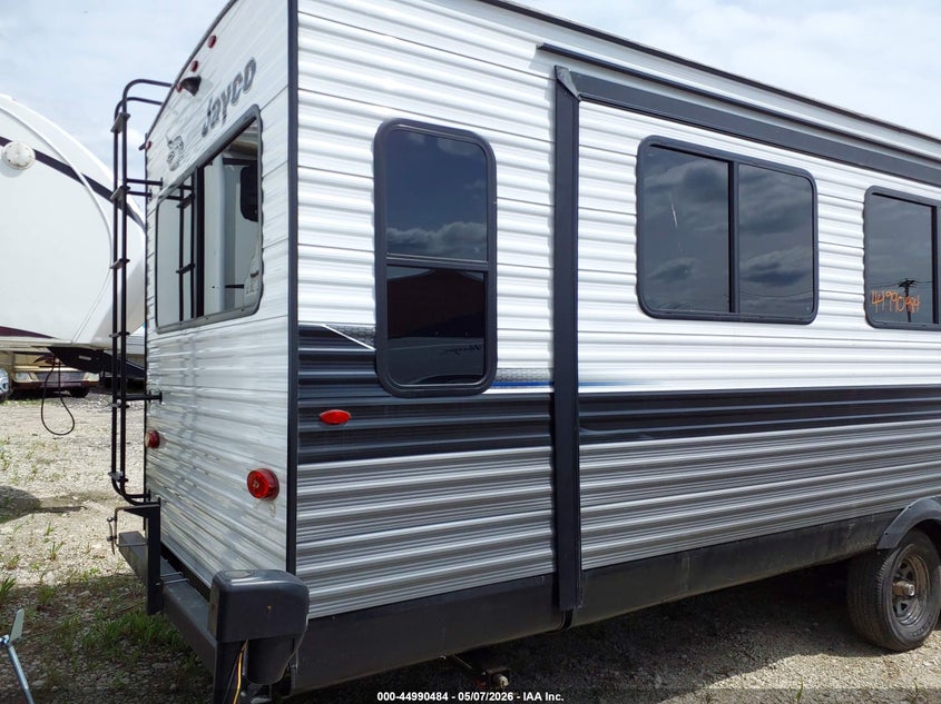 2024 Jayco 334rts VIN 1UJBC0BT0R1730103 IAAI salvage auction — UNKNOWN, Scrap (Michigan), sold $3,700 on 2026-07-09 (photo 4)