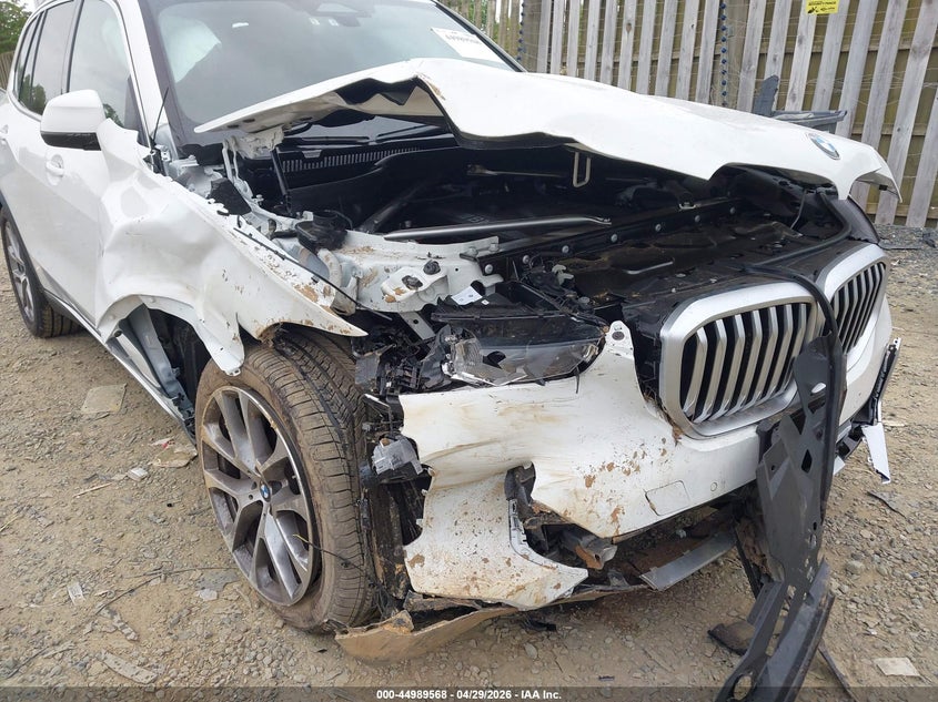 2026 BMW X5 VIN 5UX23EU09T9377299 IAAI salvage auction — RIGHT FRONT, Salvage (Virginia), sold $34,275 on 2026-07-06 (photo 6)