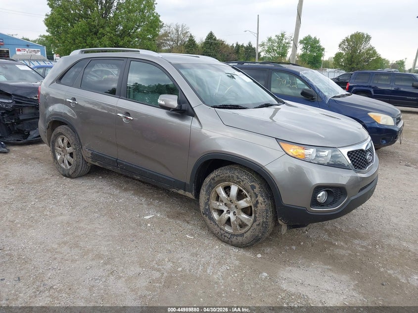 2013 Kia Sorento VIN 5XYKT4A67DG354138 IAAI salvage auction — FRONT & REAR, Salvage (Illinois), sold $575 on 2026-07-14 (photo 1)