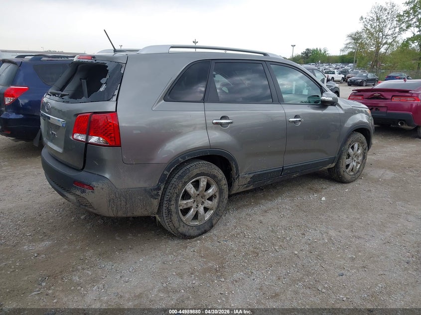2013 Kia Sorento VIN 5XYKT4A67DG354138 IAAI salvage auction — FRONT & REAR, Salvage (Illinois), sold $575 on 2026-07-14 (photo 4)